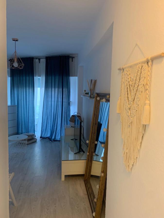 Acogedor Estudio En Primera Linea De Playa Benalmádena Esterno foto