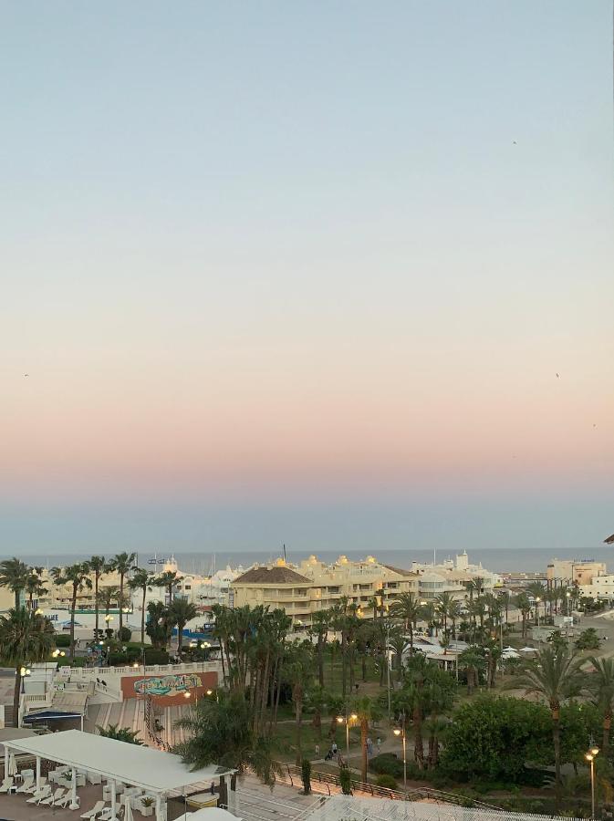 Acogedor Estudio En Primera Linea De Playa Benalmádena Esterno foto